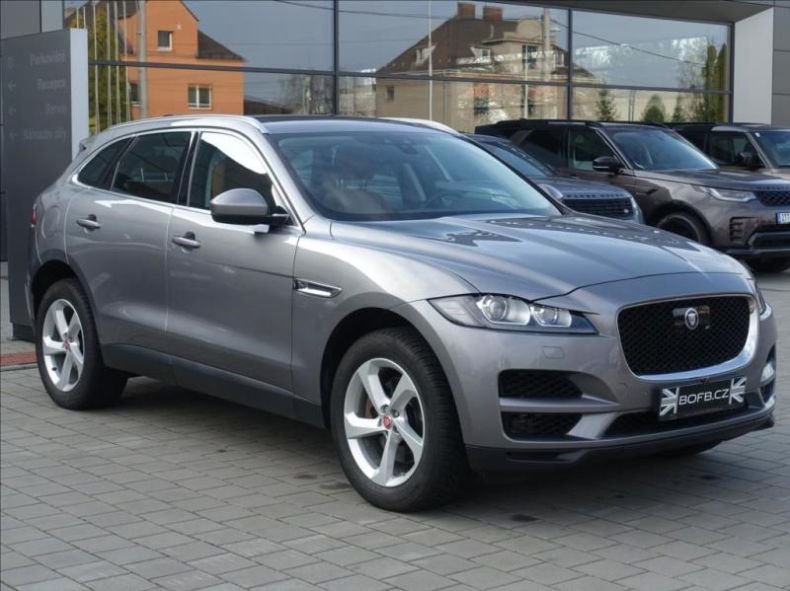 Jaguar F-Pace - hlavní fotka