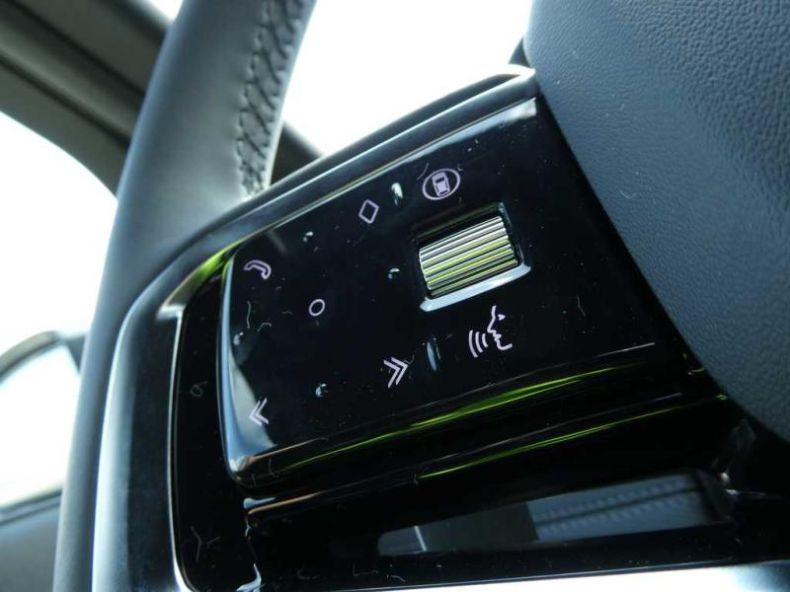 Land Rover Discovery - hlavní fotka