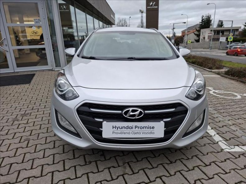 Hyundai i30 - hlavní foto
