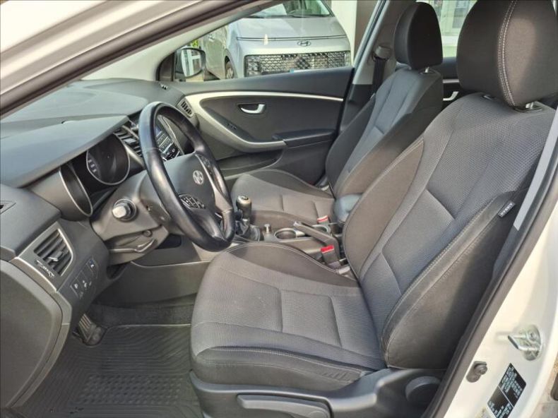 Hyundai i30 - hlavní fotka