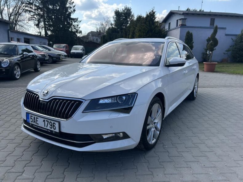 Škoda Superb - hlavní foto