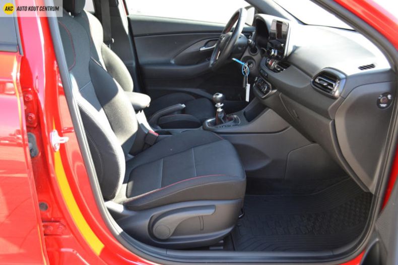 Hyundai i30 - hlavní fotka