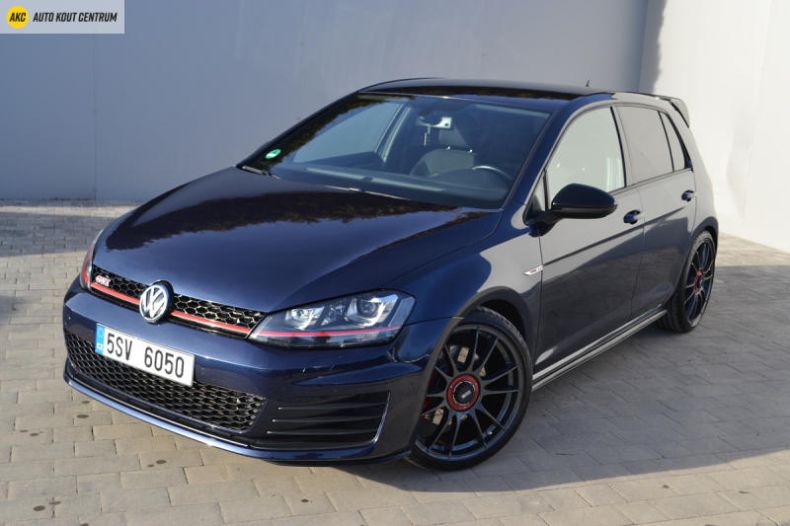 Volkswagen Golf - hlavní foto