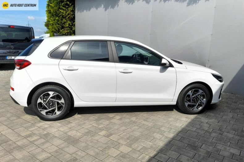 Hyundai i30 - hlavní fotka