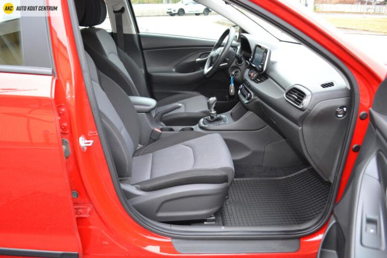 Hyundai i30 - hlavní fotka