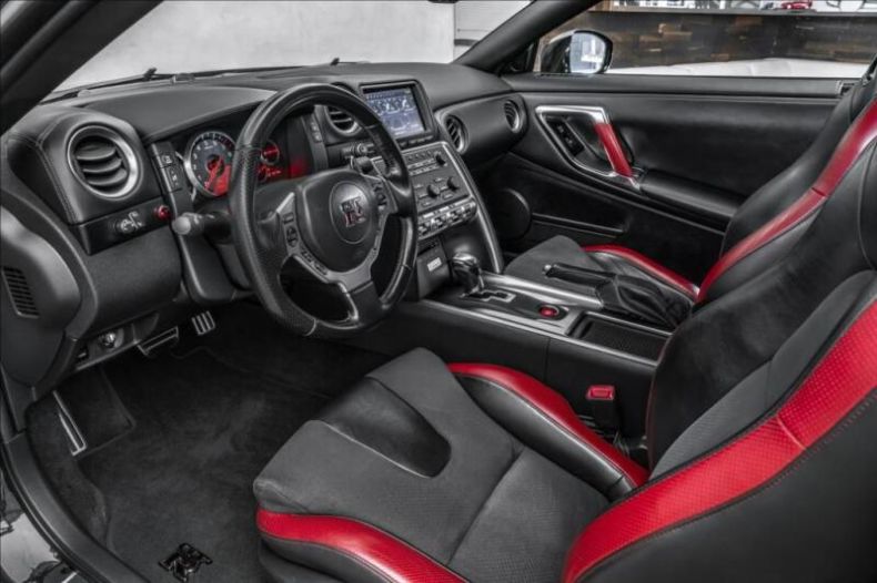 Nissan GT-R - hlavní fotka