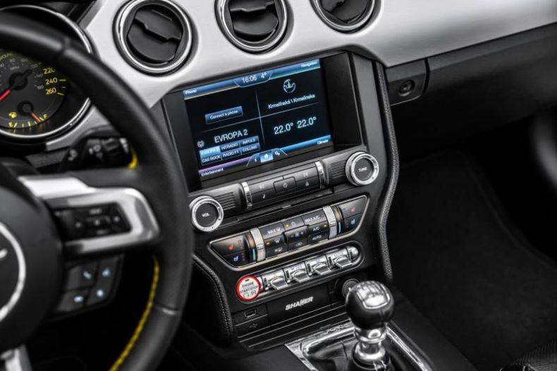 Ford Mustang - hlavní fotka