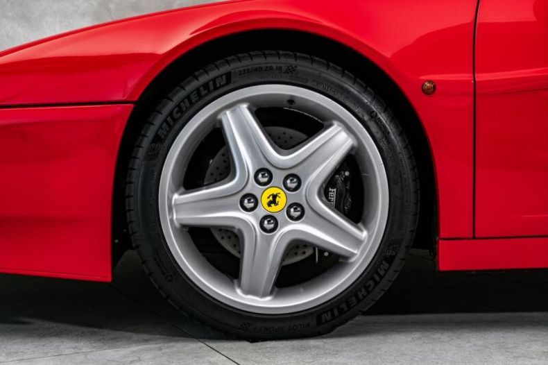 Ferrari Testarossa - hlavní fotka