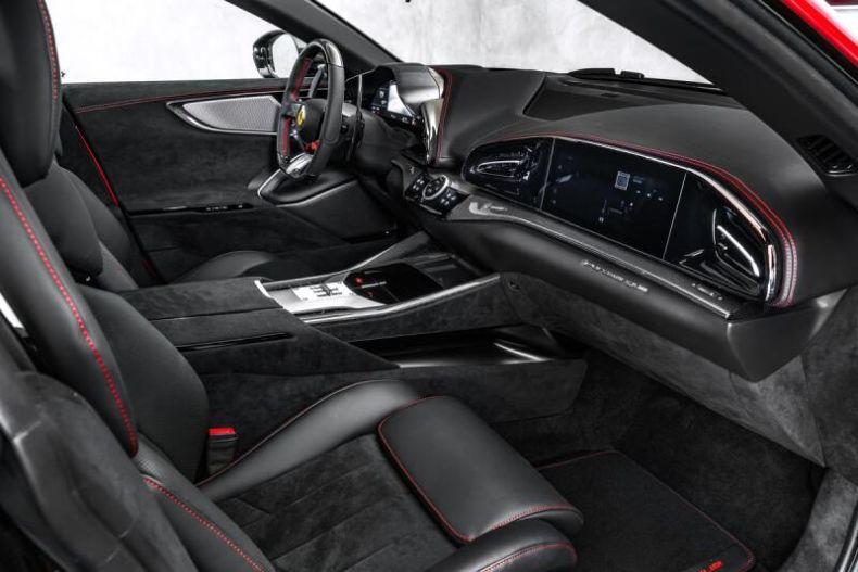 Ferrari Purosangue - hlavní fotka