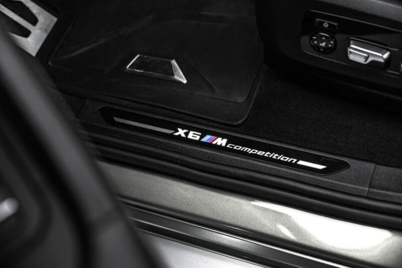 BMW X6 - hlavní fotka