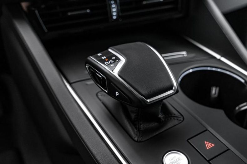 Volkswagen Touareg - hlavní fotka