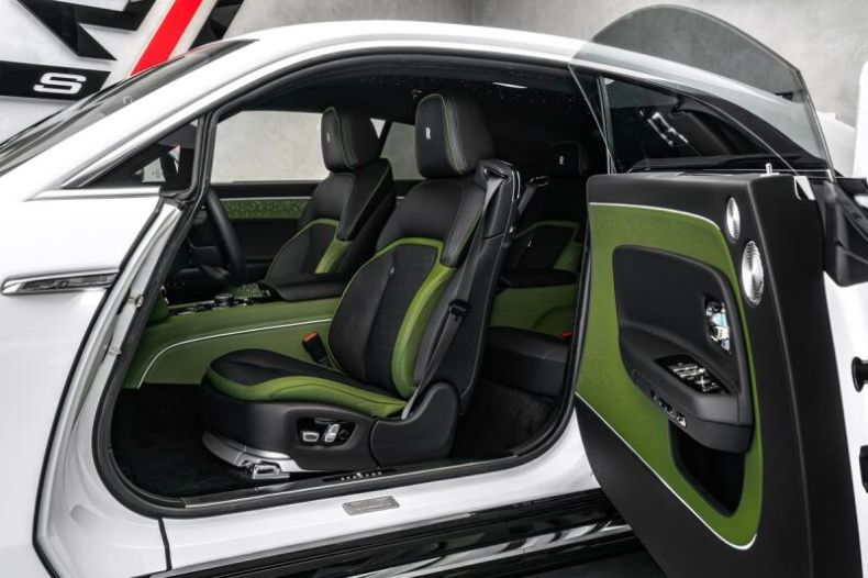 Rolls-Royce Spectre - hlavní fotka