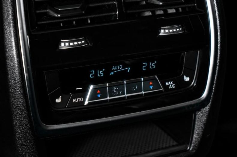 BMW X7 - hlavní fotka