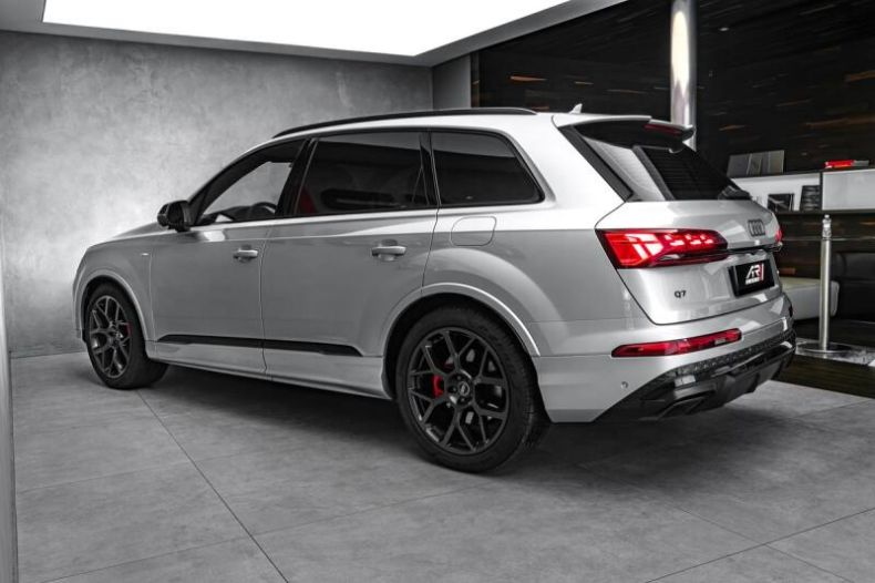 Audi Q7 - hlavní fotka