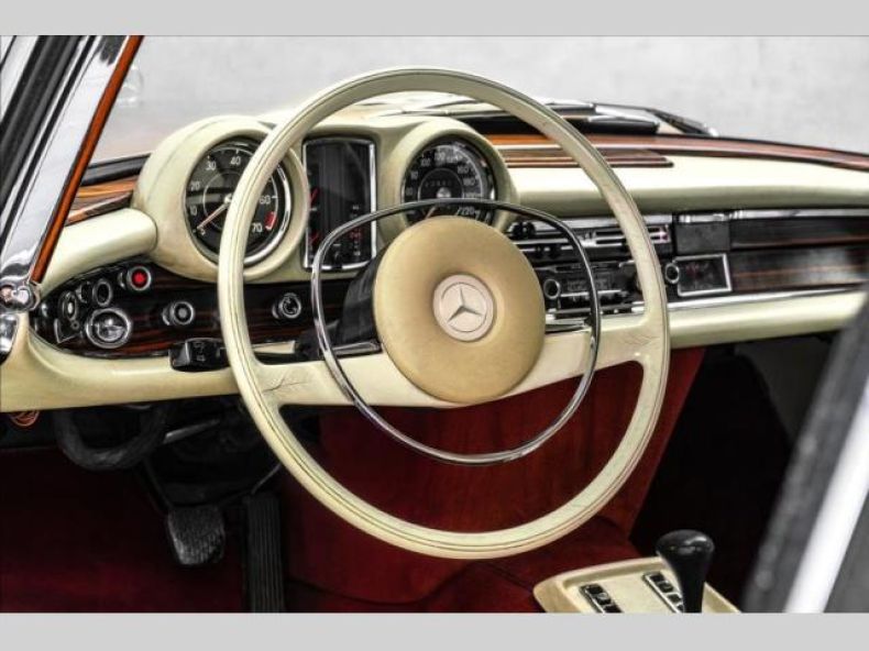 Mercedes 280 - hlavní fotka