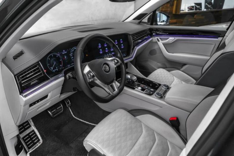 Volkswagen Touareg - hlavní fotka