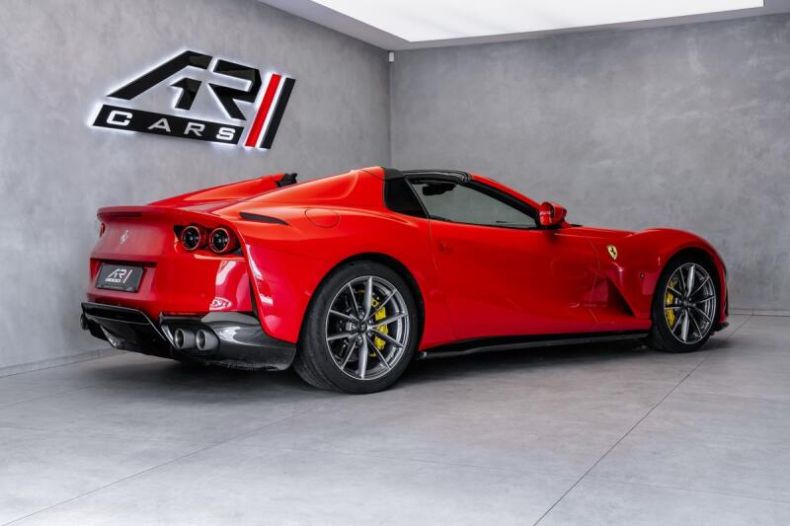 Ferrari 812 - hlavní fotka