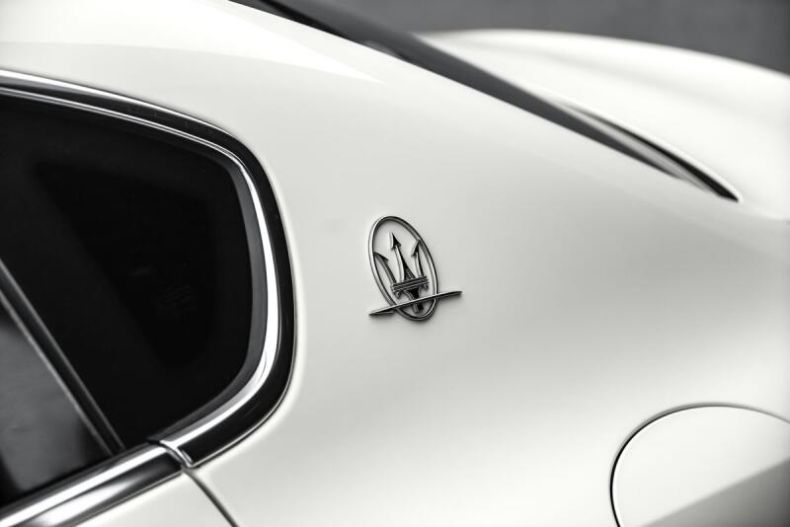 Maserati Quattroporte - hlavní fotka