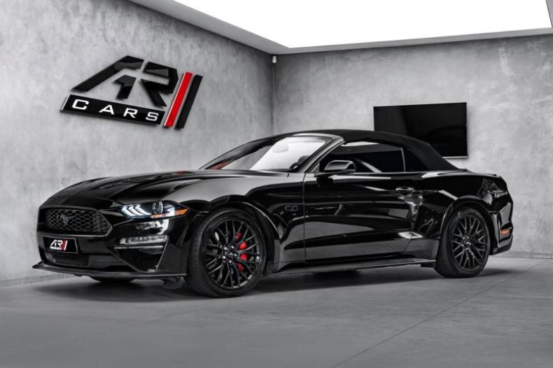 Ford Mustang - hlavní fotka