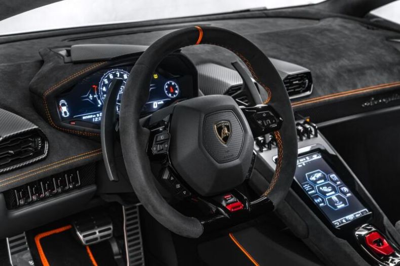 Lamborghini Huracán - hlavní fotka