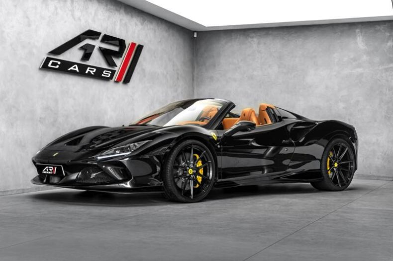 Ferrari F8 - hlavní foto