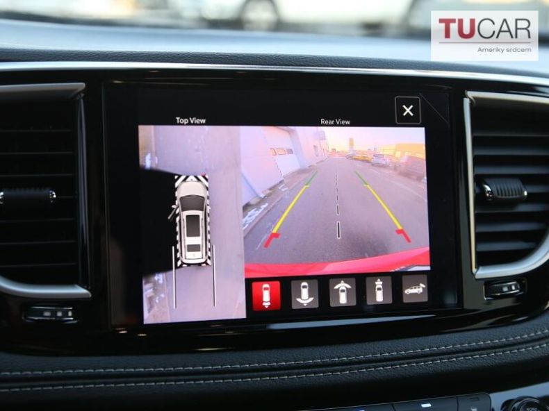 Chrysler Pacifica - hlavní fotka