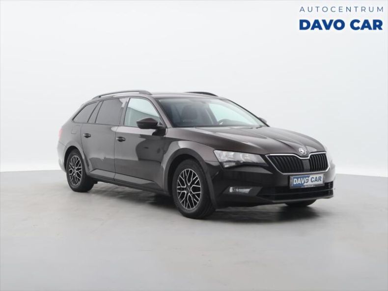 Škoda Superb - hlavní foto
