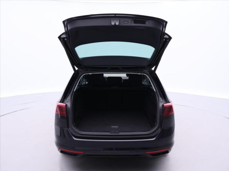 Volkswagen Passat - hlavní fotka