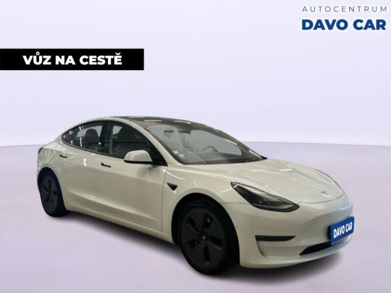 Tesla Model 3 - hlavní foto