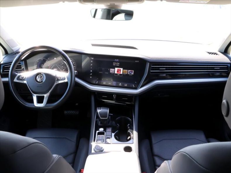Volkswagen Touareg - hlavní fotka