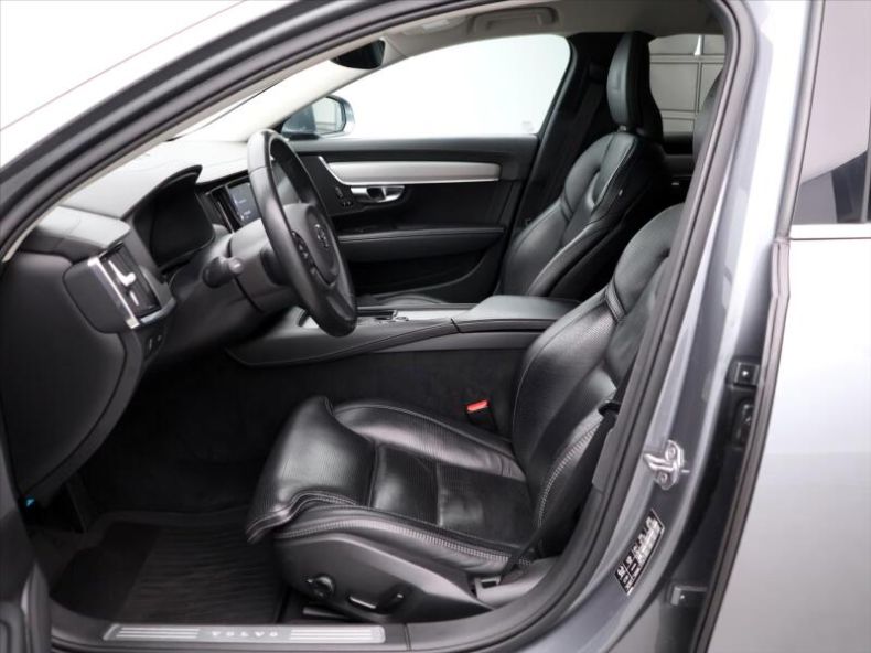 Volvo V90 - hlavní fotka