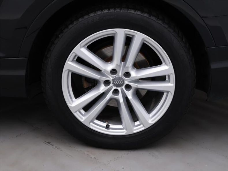 Audi Q7 - hlavní fotka