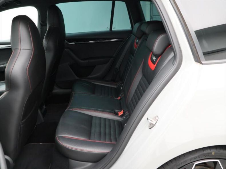 Škoda Octavia - hlavní fotka