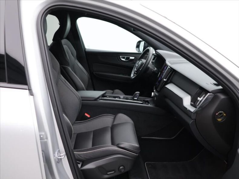 Volvo XC60 - hlavní fotka