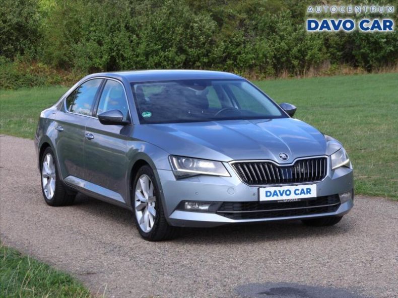 Škoda Superb - hlavní foto