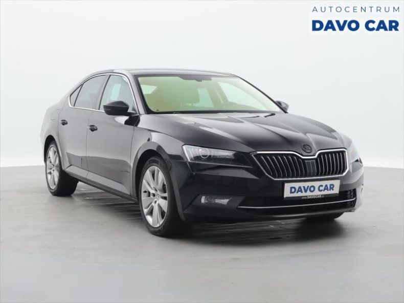 Škoda Superb - hlavní foto