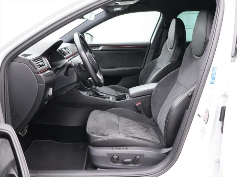 Škoda Superb - hlavní fotka