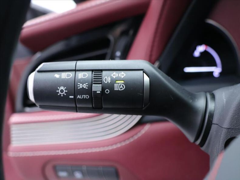 Lexus LS 500h - hlavní fotka