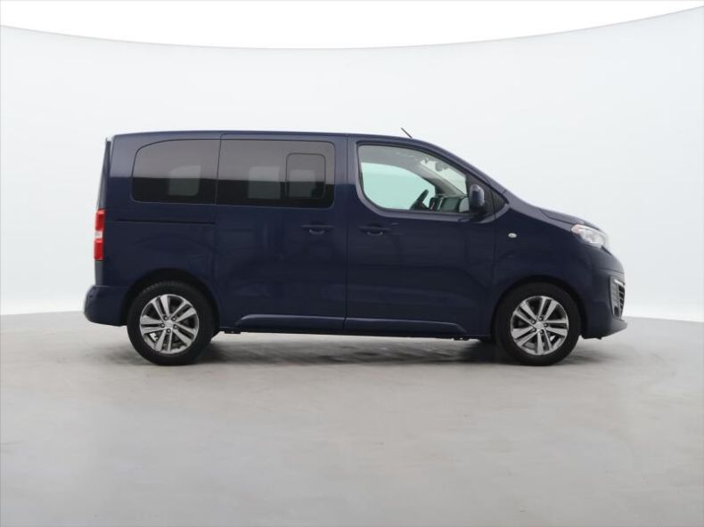 Peugeot Traveller - hlavní fotka