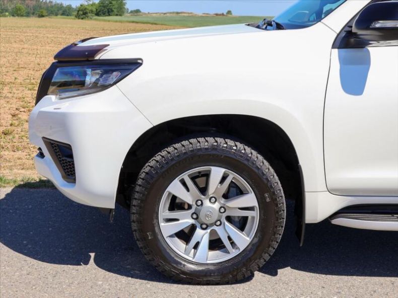 Toyota Land Cruiser - hlavní fotka