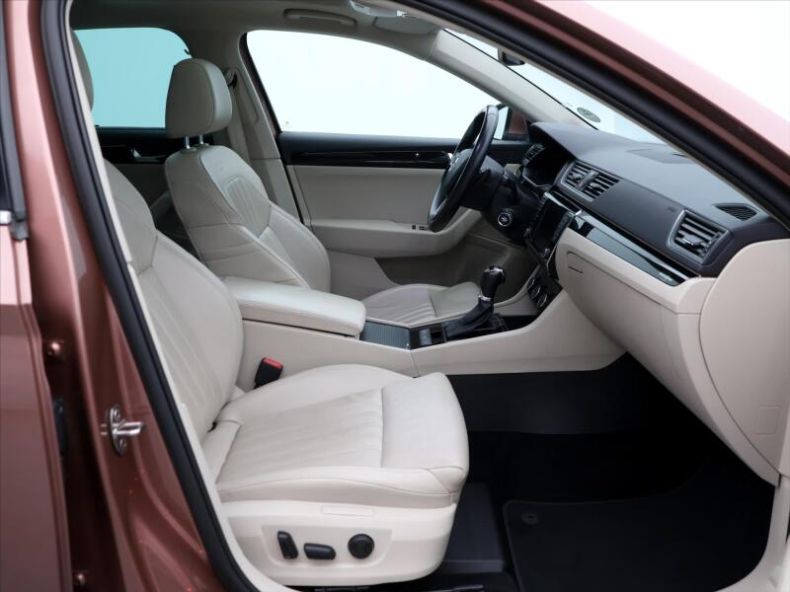 Škoda Superb - hlavní fotka