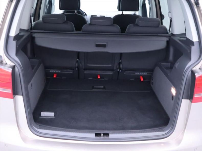 Volkswagen Touran - hlavní fotka