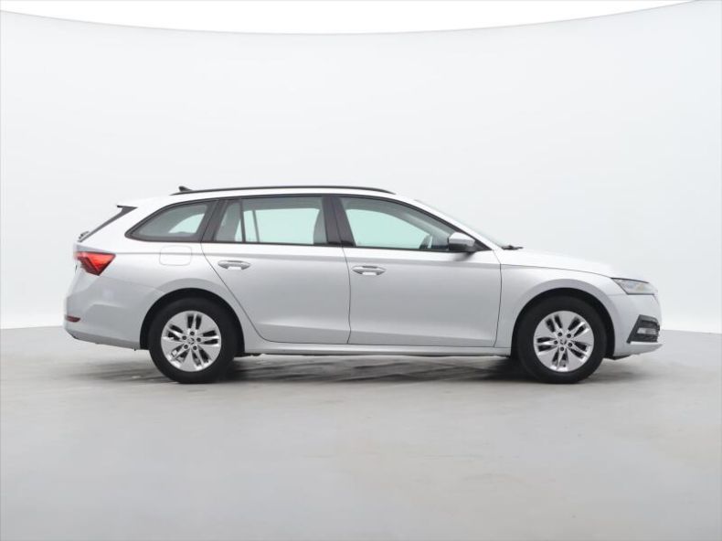 Škoda Octavia - hlavní fotka