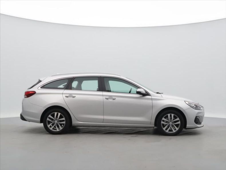 Hyundai i30 - hlavní fotka
