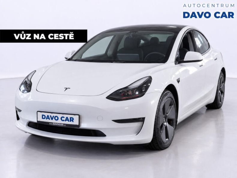 Tesla Model 3 - hlavní fotka inzerátu