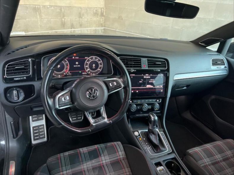 Volkswagen Golf - hlavní fotka inzerátu