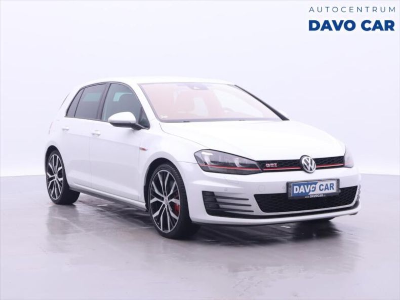 Volkswagen Golf - hlavní foto