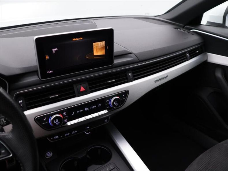 Audi A4 - hlavní fotka