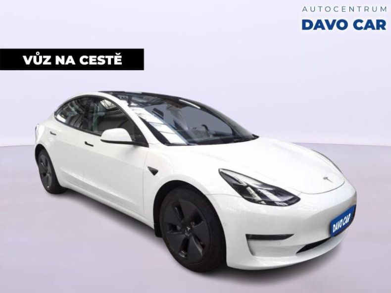 Tesla Model 3 - hlavní foto