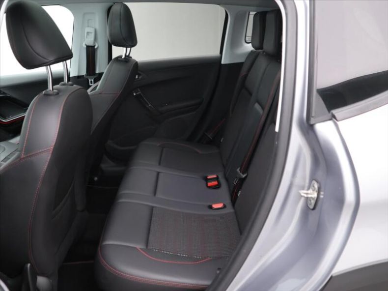 Peugeot 2008 - hlavní fotka